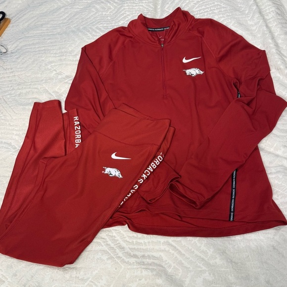 Arkansas Razorbacks Pullover Womens Medium Maroon Nike Slim Fit Dri Fit set - Picture 1 of 9